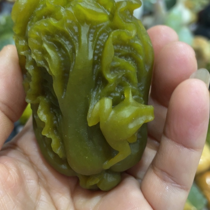 蛇纹石玉未镶嵌珠宝奇石