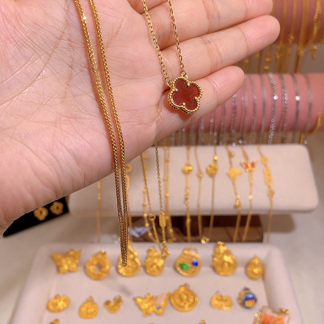 Y***洋露———肖邦1.5固定45➕四叶草红套链