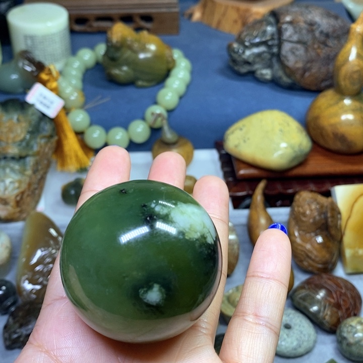 蛇纹石玉岫玉特价未镶嵌