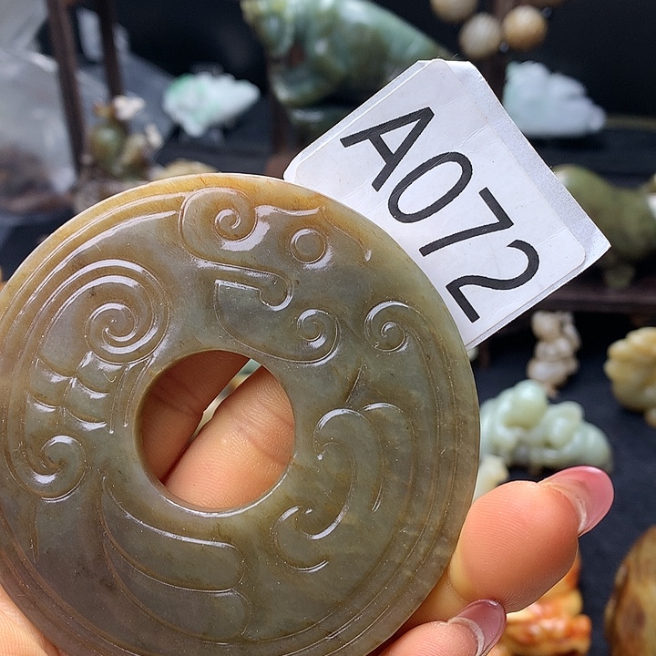 和田玉未镶嵌车挂