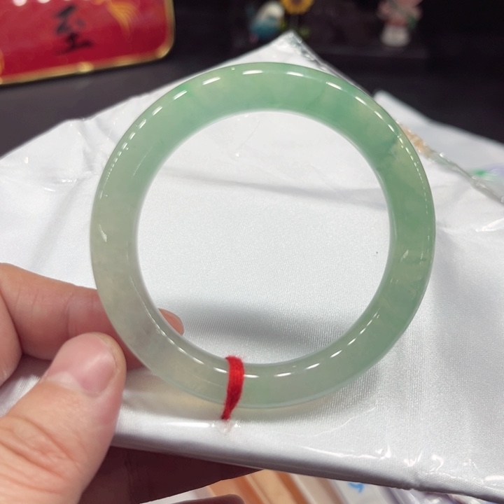 翡翠手镯未镶嵌50.3圆