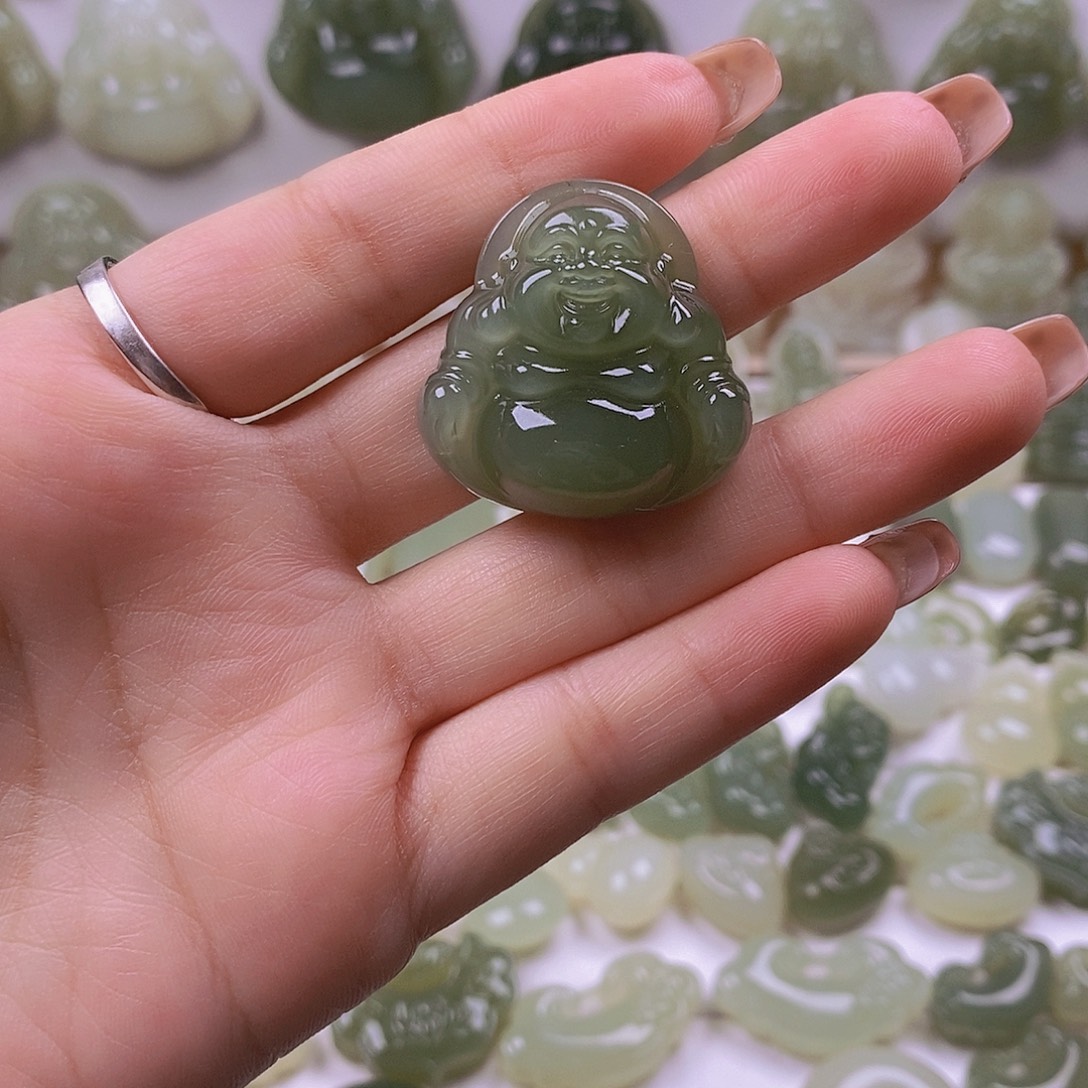 爱***角和田玉未镶嵌颈饰