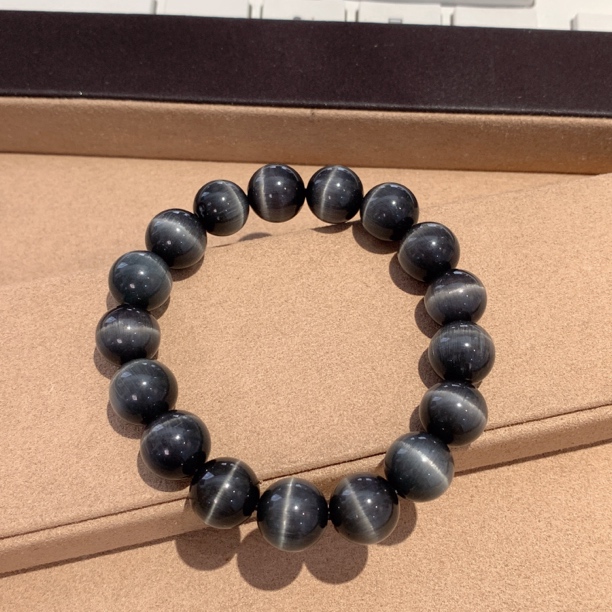 616  卡11+mm灰猫眼手串