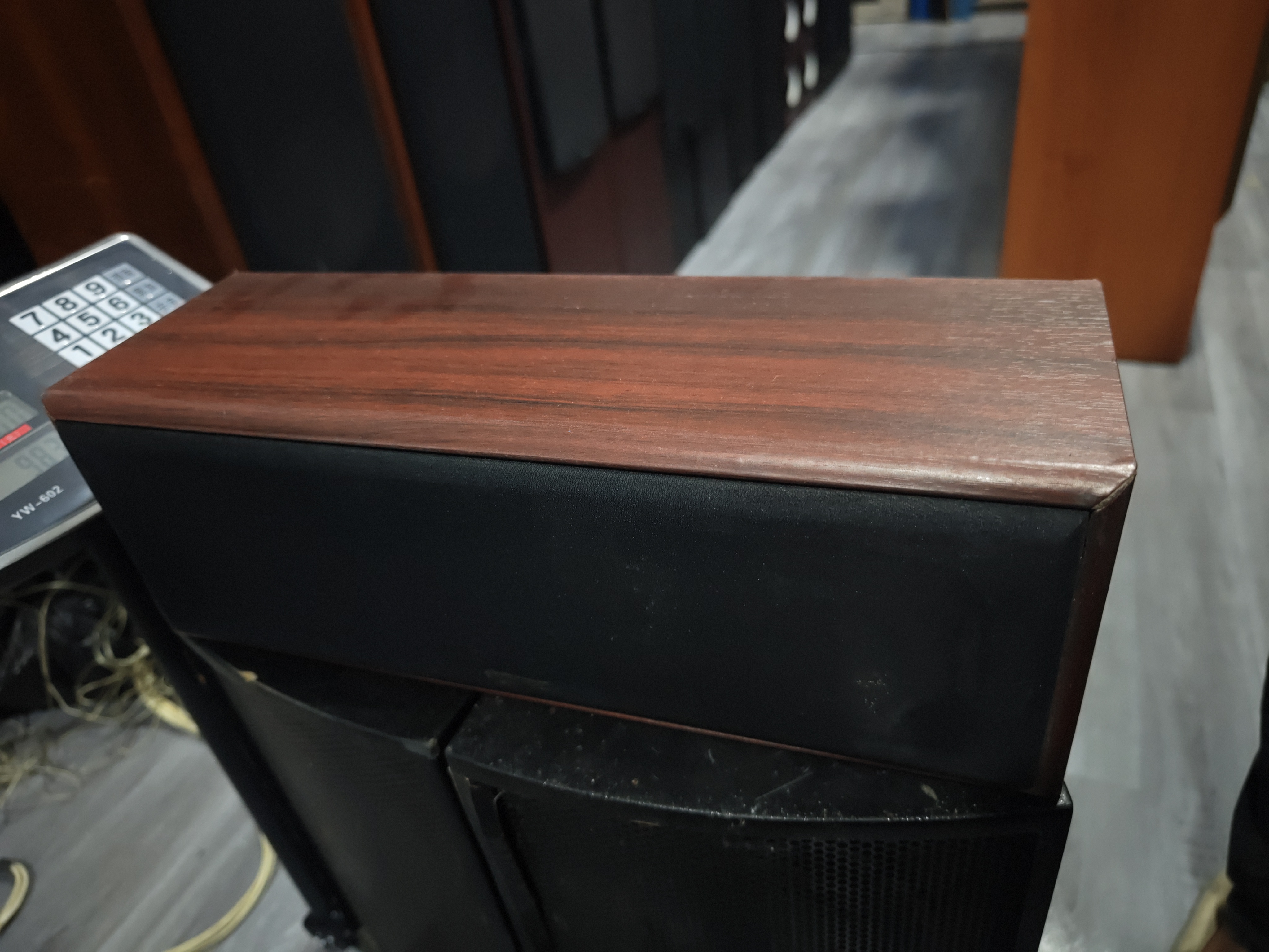 8新  中置音箱不退换货