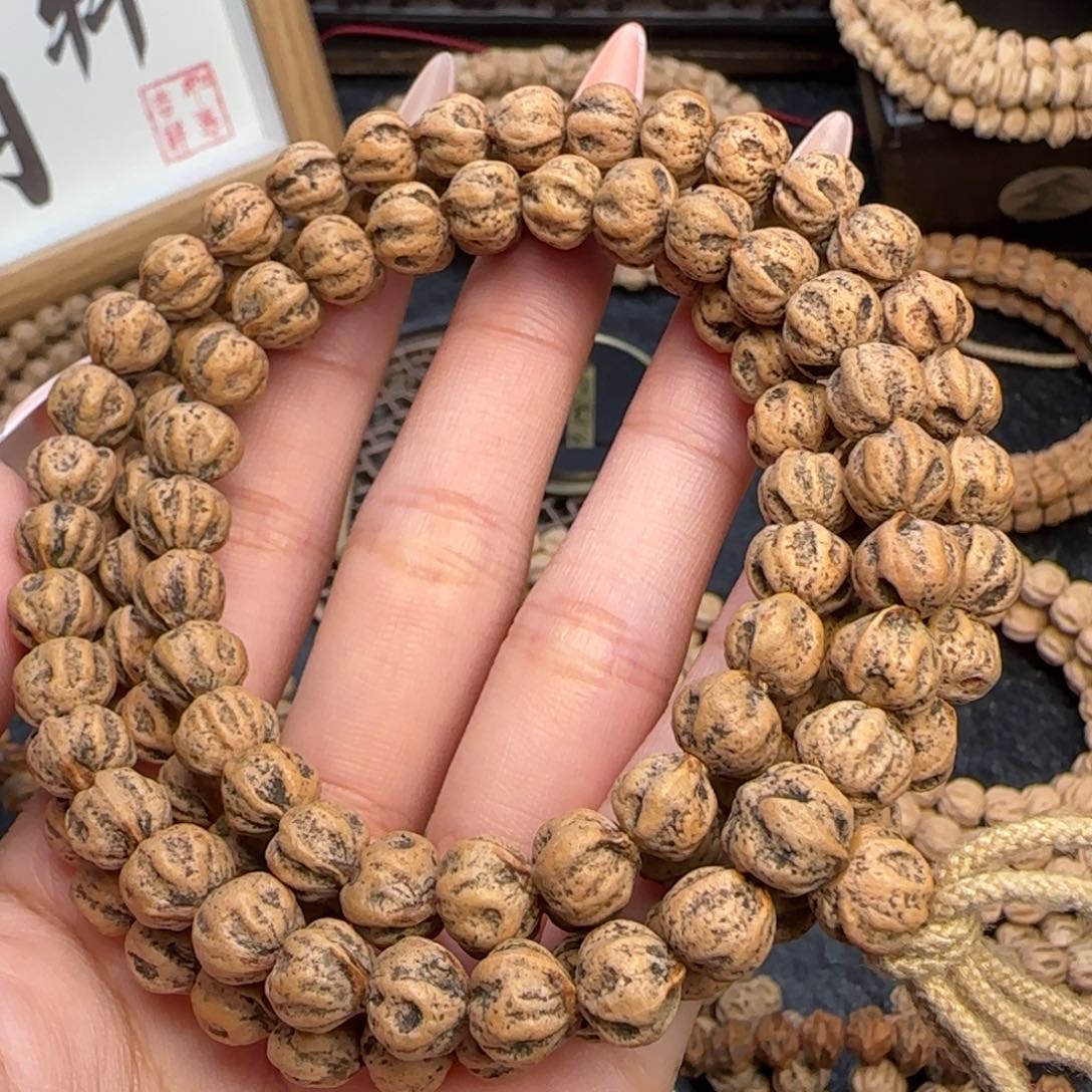 柏香籽/百香籽手串辛**达
