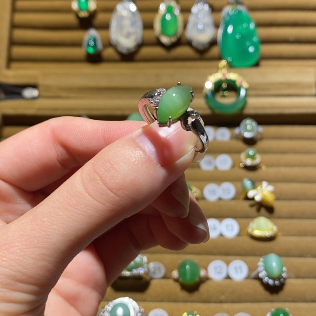 和田玉未镶嵌戒指