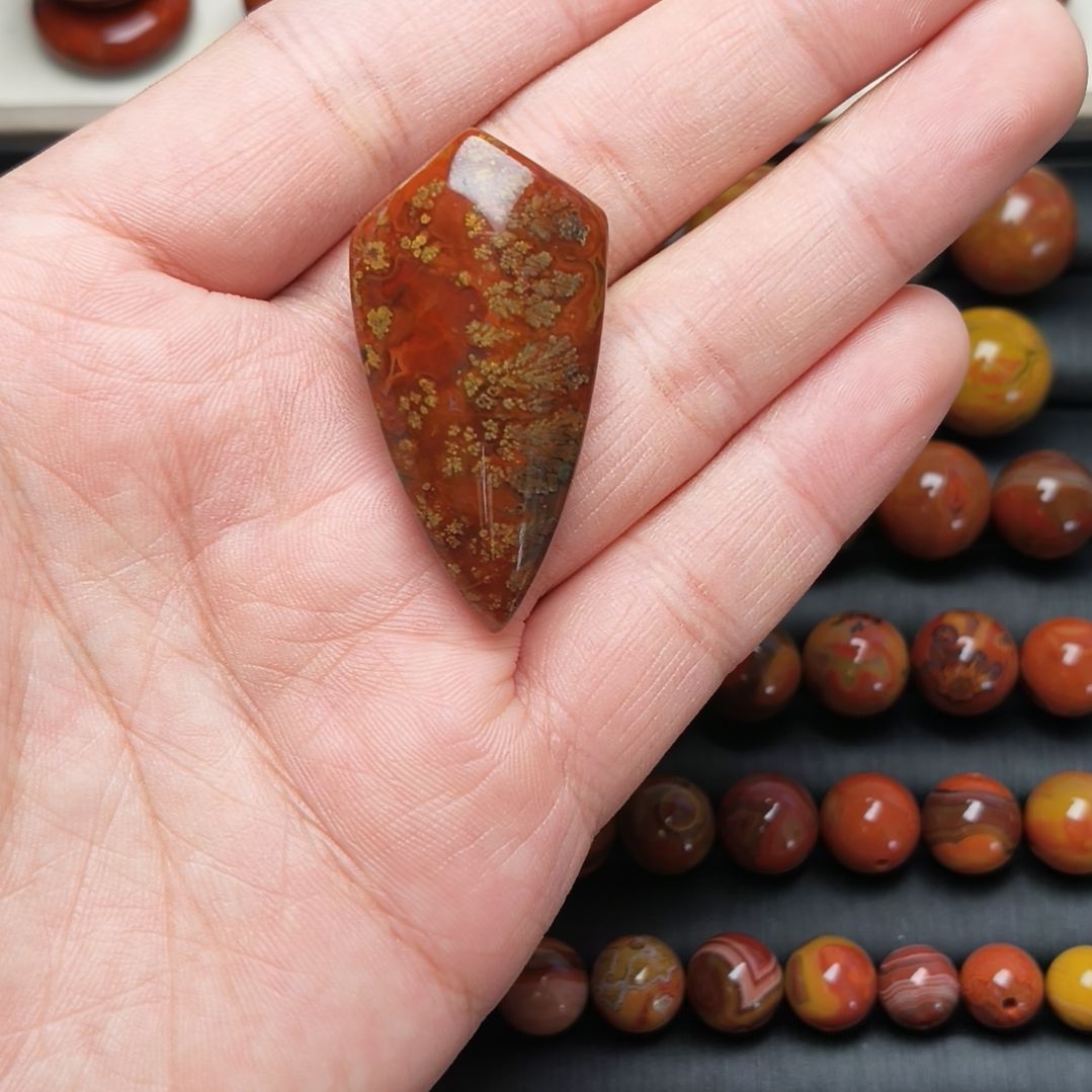 玛瑙/玉髓未镶嵌战国红玛瑙