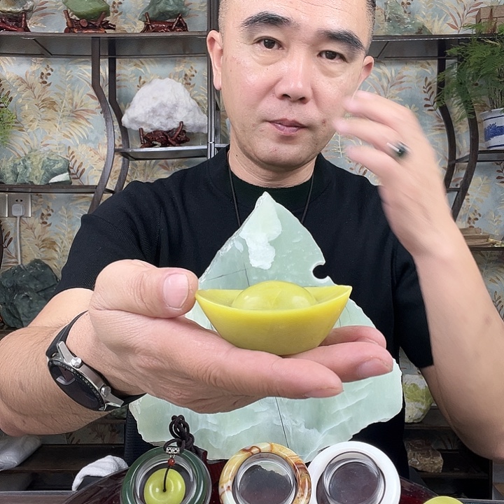 振***宇蛇纹石玉未镶嵌岫玉