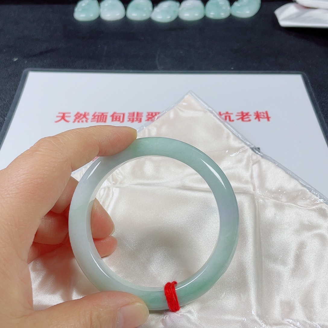 幸***定翡翠未镶嵌手镯天然翡翠手镯60