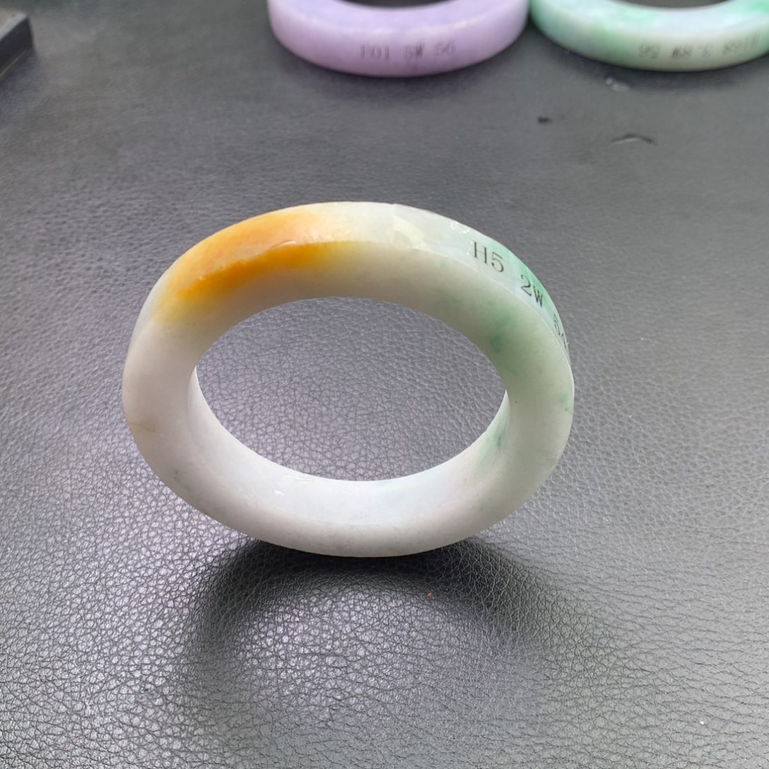 定制翡翠未镶嵌54圆条手镯