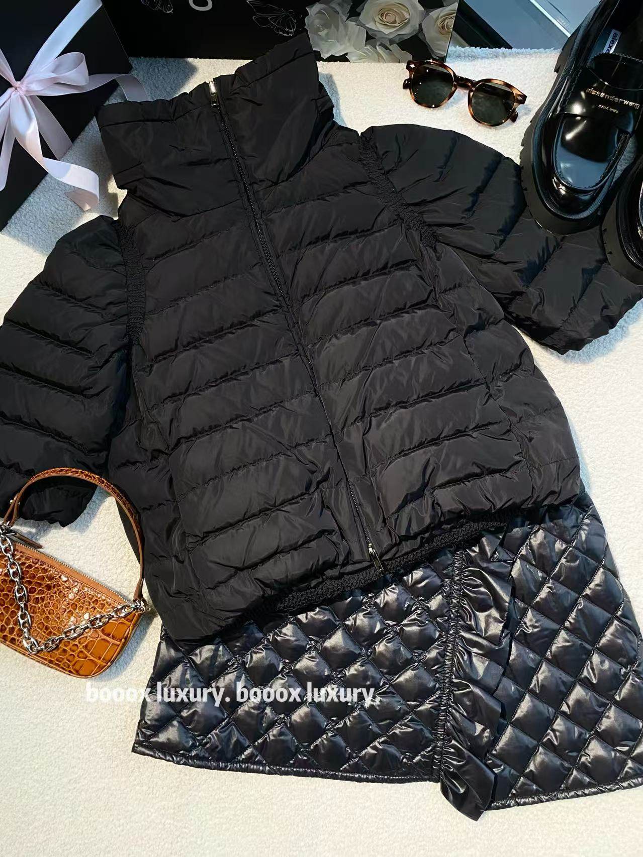 95新 MIU MIU/缪缪  cc1174 羽绒 黑色短款羽绒服 38码 