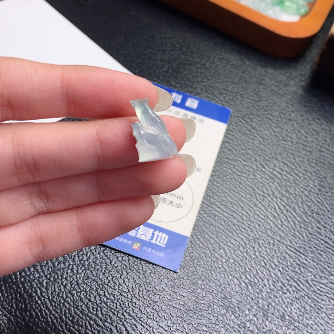 翡翠裸石缅甸天然A货翡翠冰种喜上眉梢