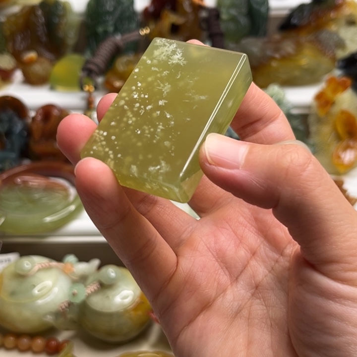 蛇纹石玉未镶嵌无事牌