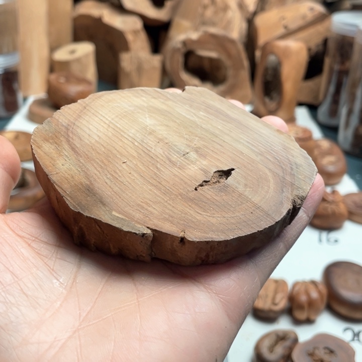 色***魏檀香木原汁原味老山檀香