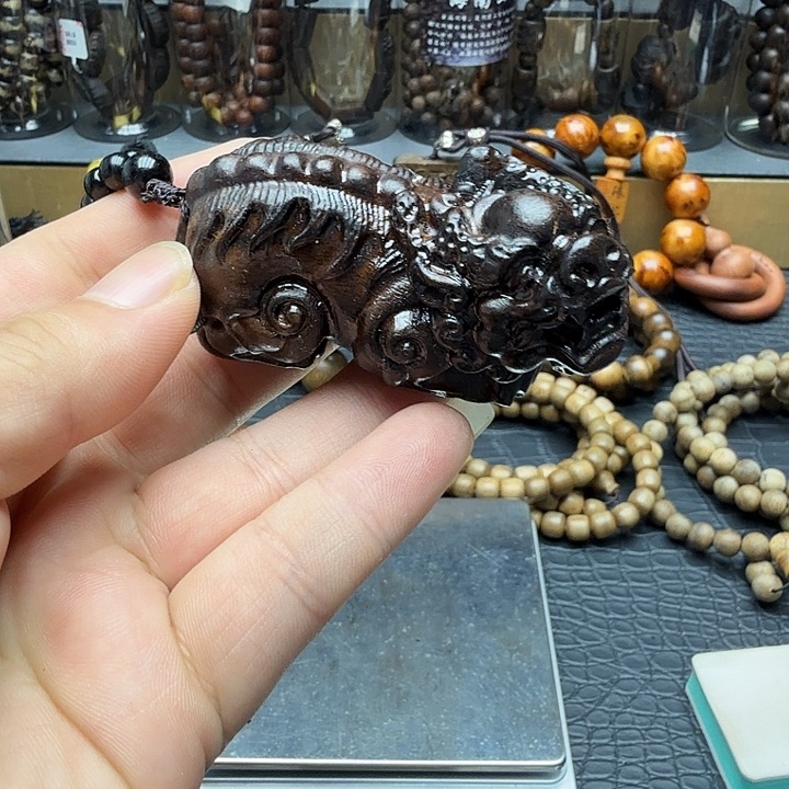 沉香沉香碎屑皮丘手把件