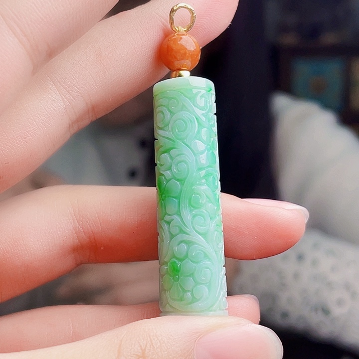 翡翠未镶嵌颈饰多样性