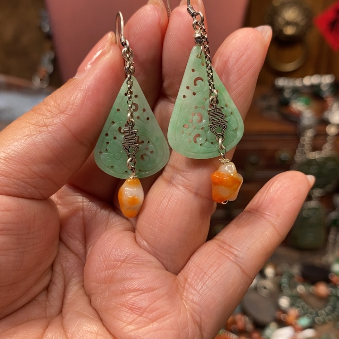 翡翠吊坠(赠链)未镶嵌