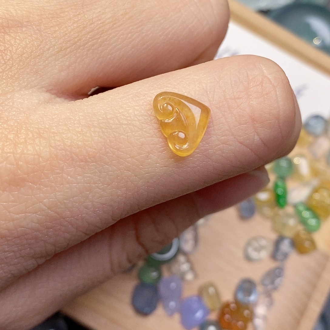 定制翡翠未镶嵌翡翠