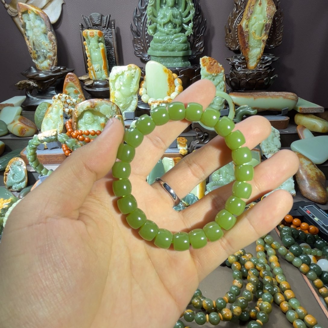 透闪石质玉直切手串未镶嵌l****r