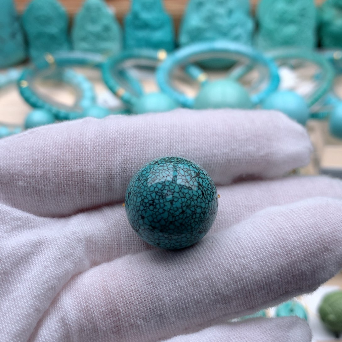 绿松石颈饰未镶嵌