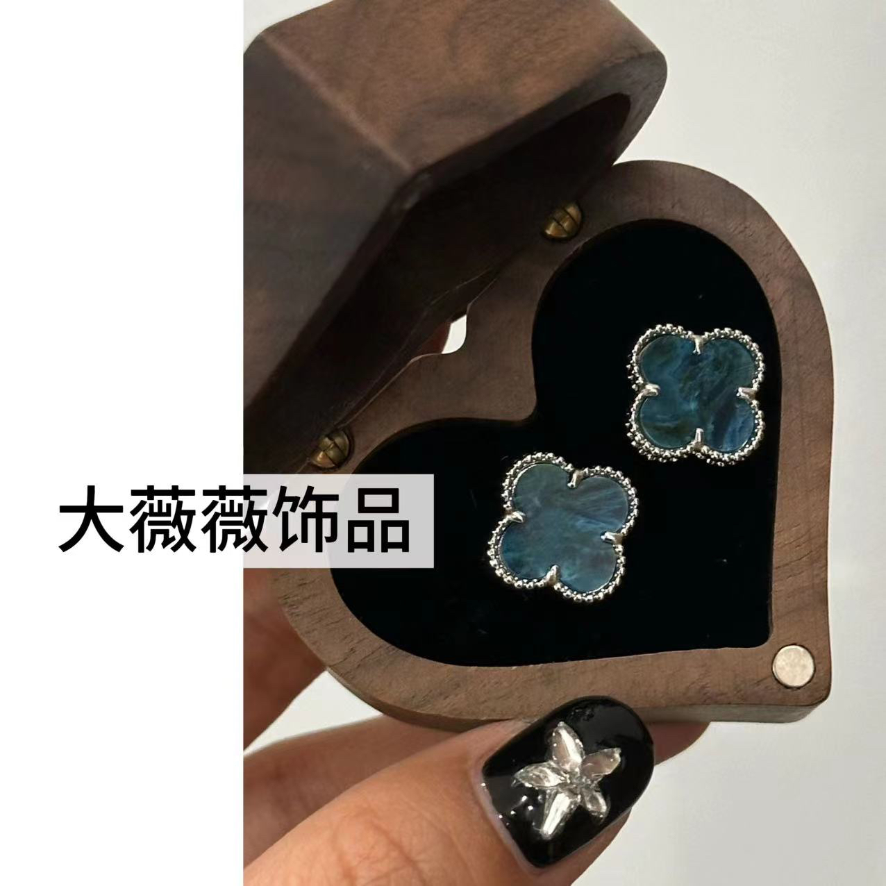 铜合金耳饰 轻奢蓝色四叶花耳饰-67928