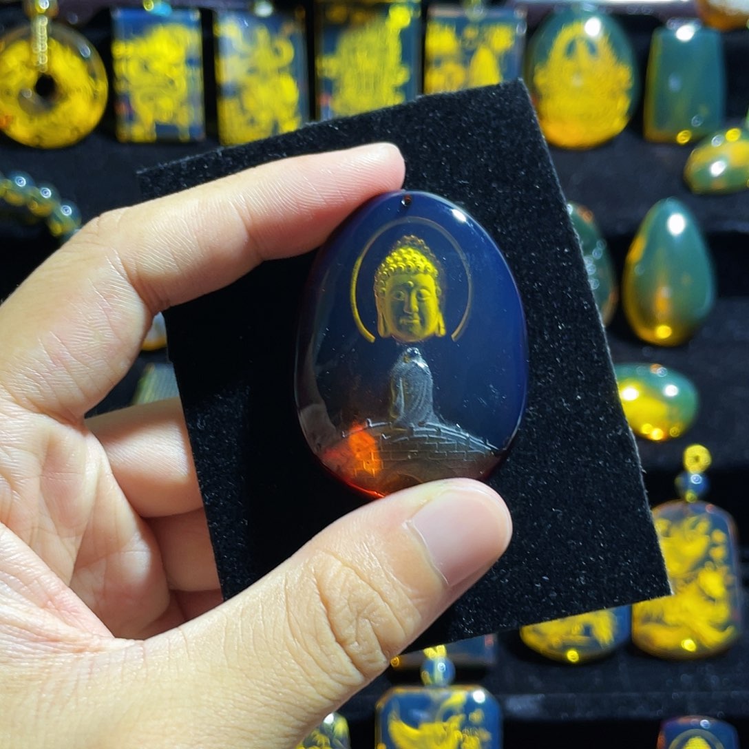 琥珀颈饰未镶嵌红蓝珀心中有佛吊坠