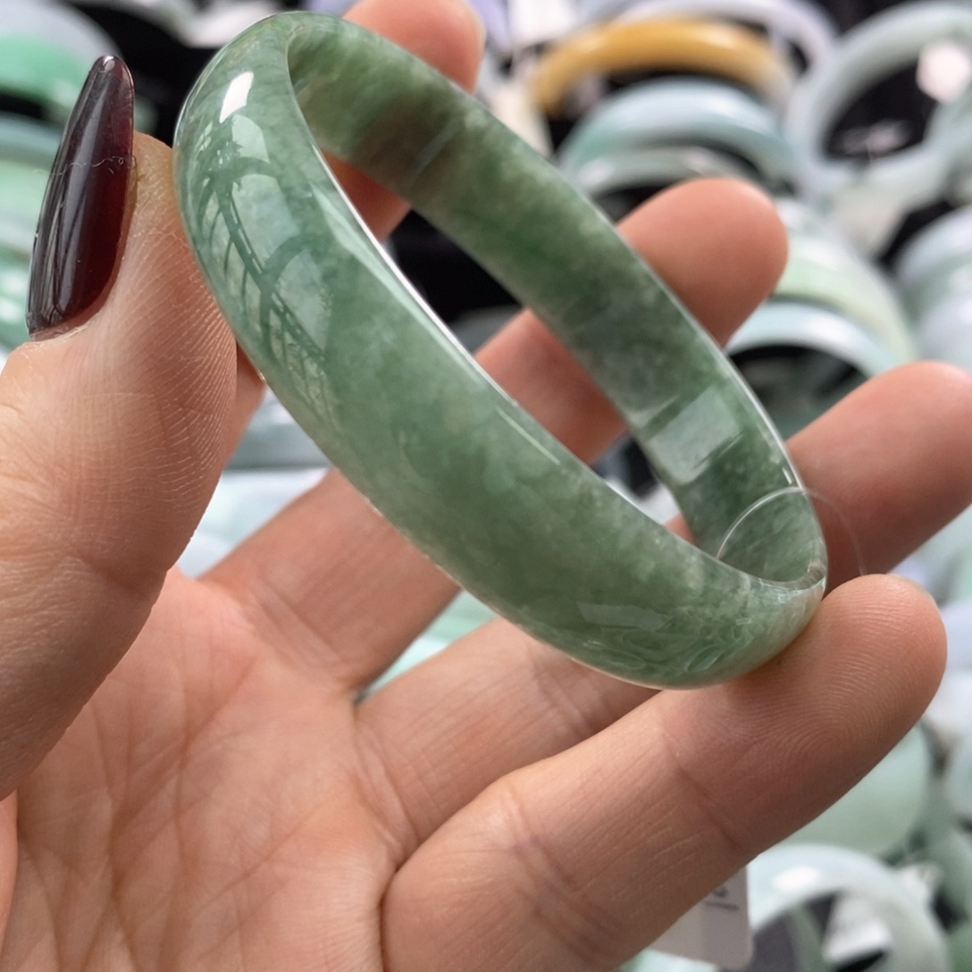 翡翠手镯未镶嵌公主