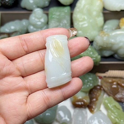 和田玉颈饰未镶嵌泰***河