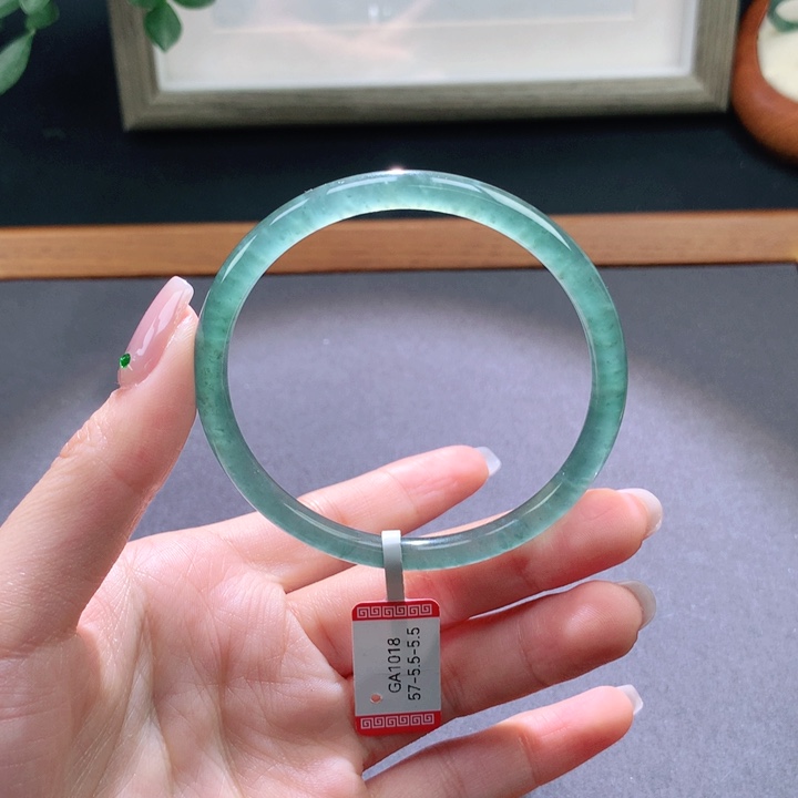 翡翠手镯未镶嵌天然翡翠手镯