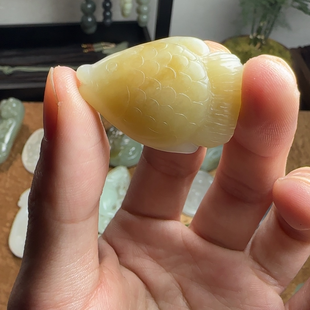 和田玉未镶嵌颈饰正常结构