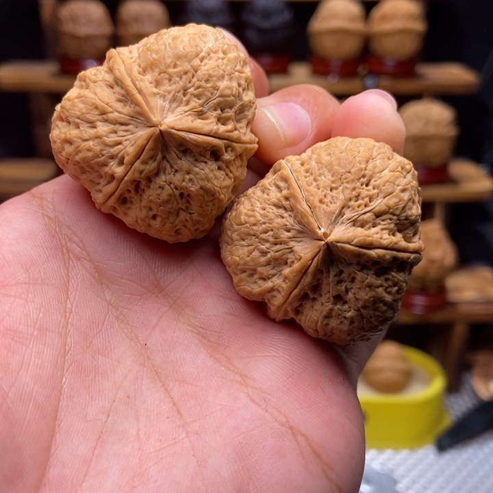 文玩核桃吊坠石玉三棱12