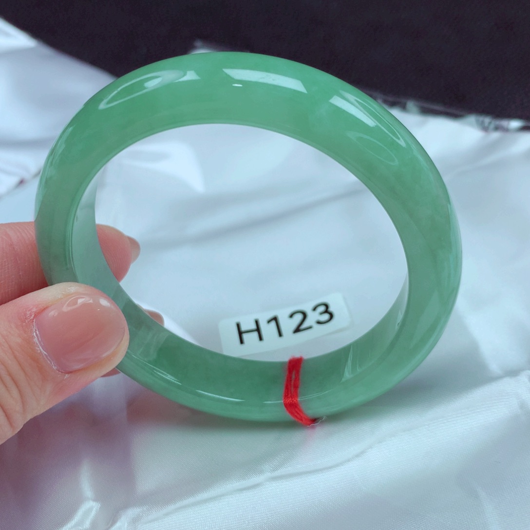 翡翠手镯未镶嵌手镯88