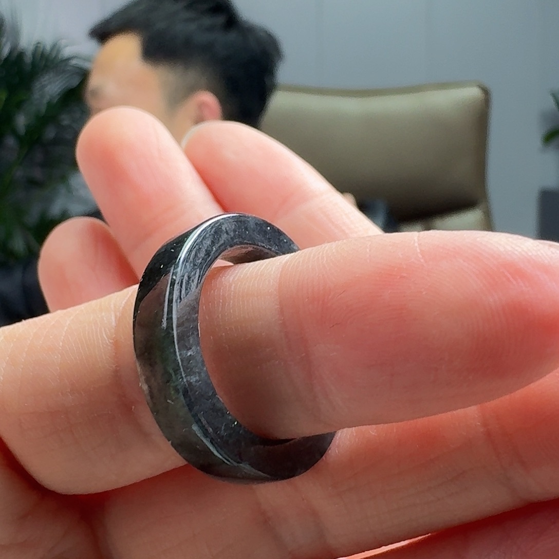 翡翠戒指未镶嵌天然