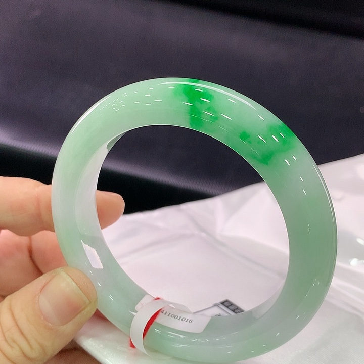 翡翠手镯未镶嵌正圈56