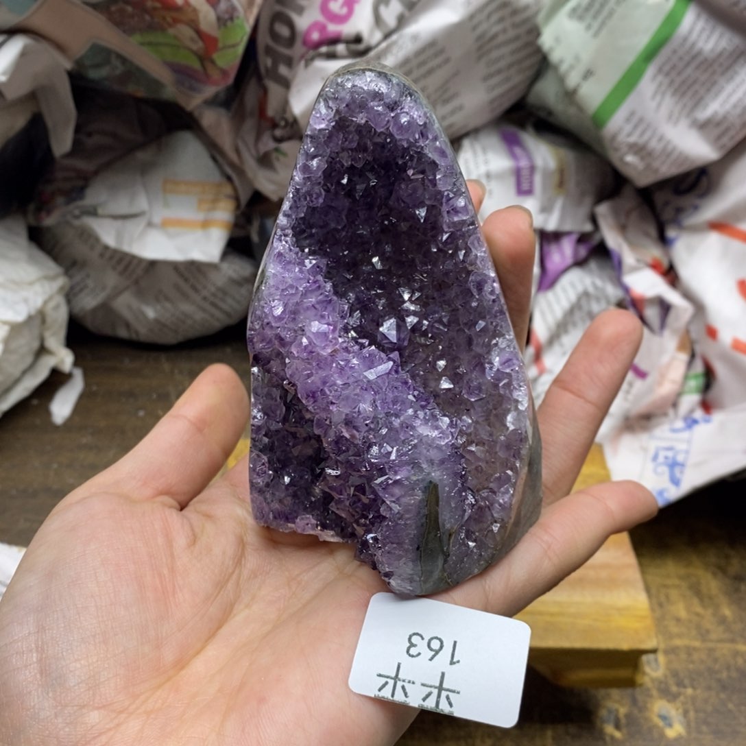 紫晶乌拉圭未镶嵌