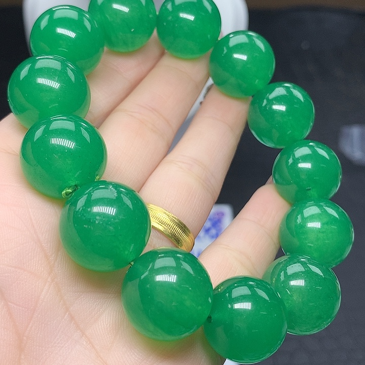 翡翠吊坠(赠链)未镶嵌