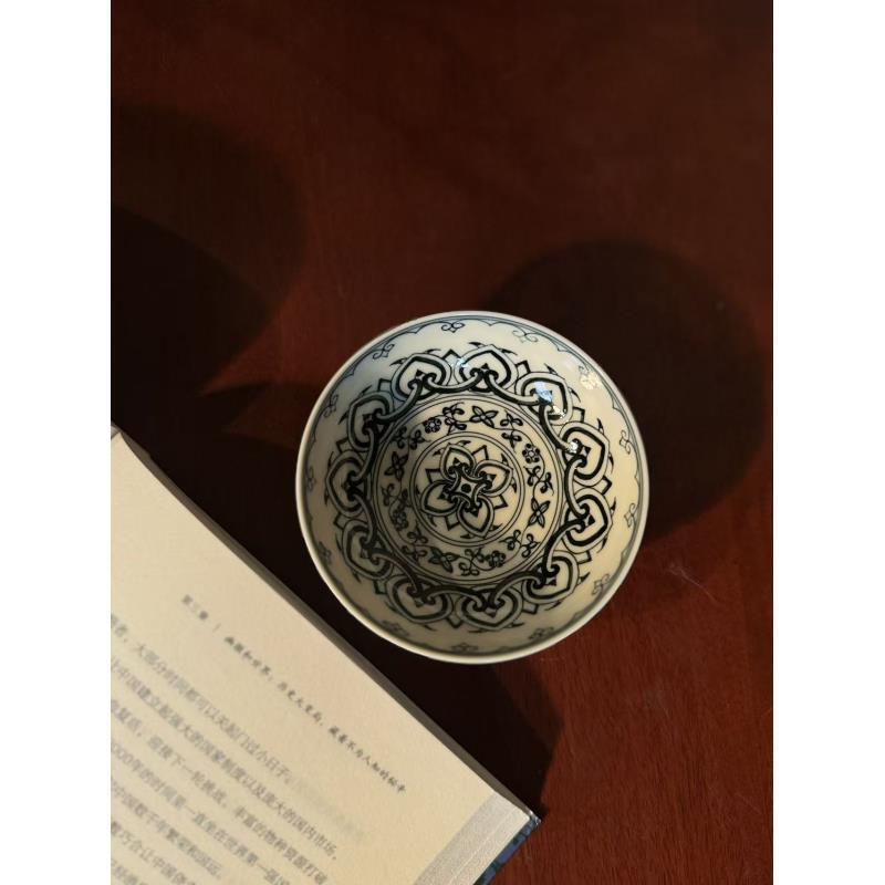 A414【【景墨春风】景德镇手工手绘柴窑二号釉元青花宝相普洱杯 80ml