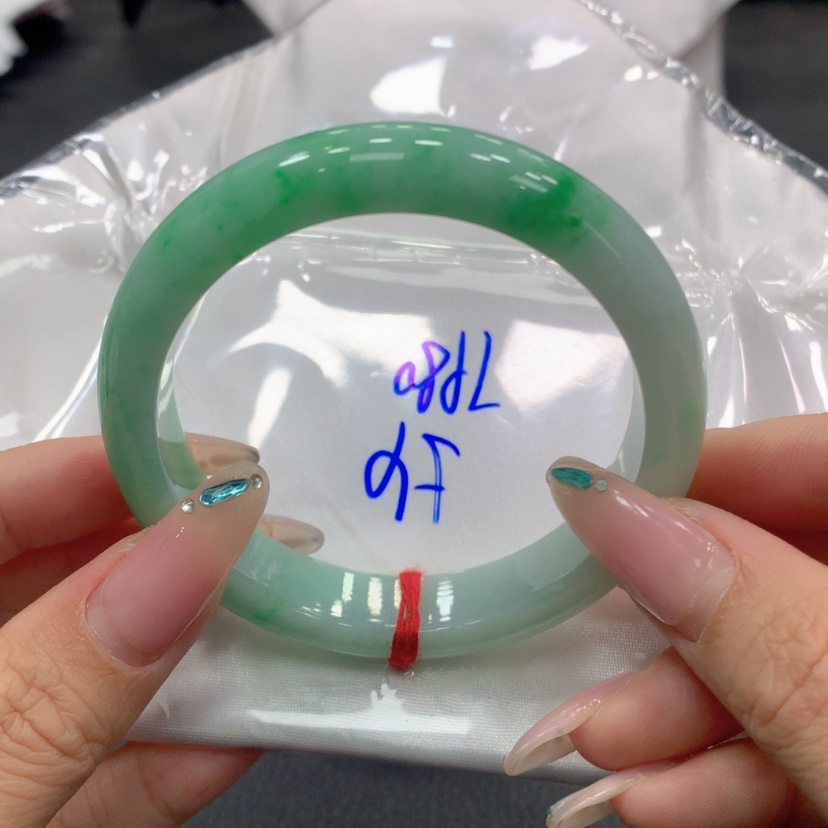 【闪购商品】翡翠手镯未镶嵌翡翠