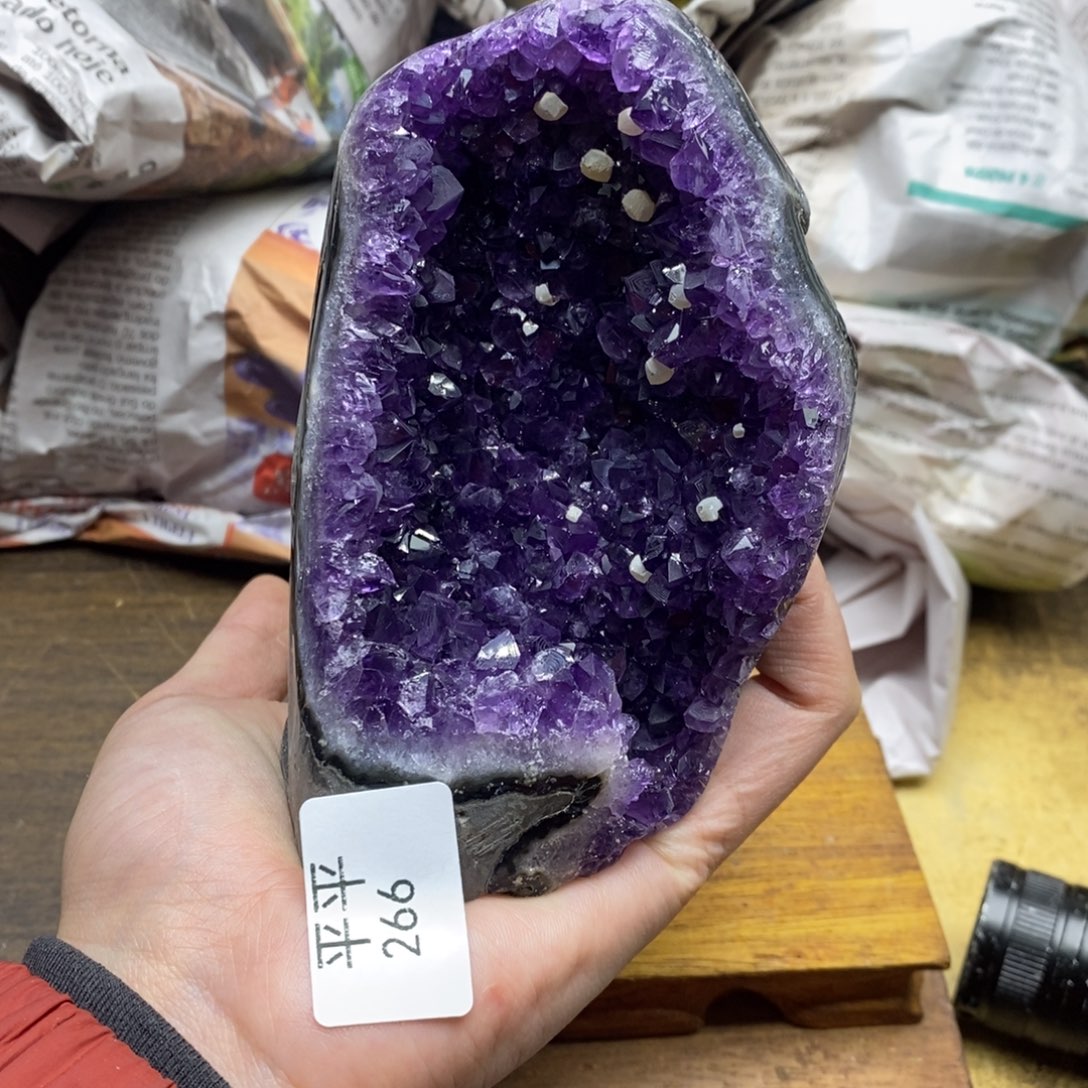 紫晶乌拉圭未镶嵌