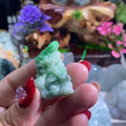 【闪购商品】颈饰未镶嵌翡翠狮子