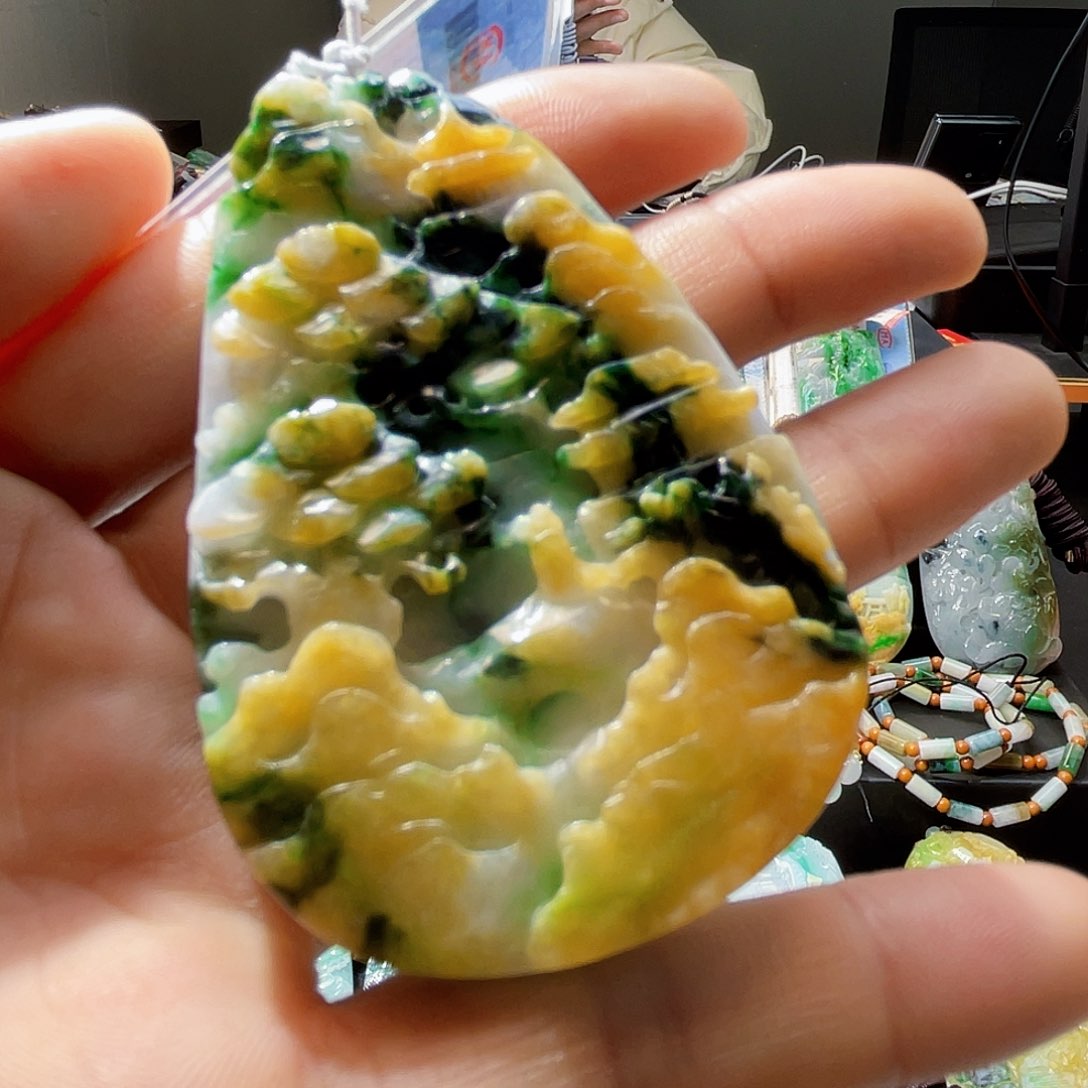 颈饰未镶嵌翡翠一