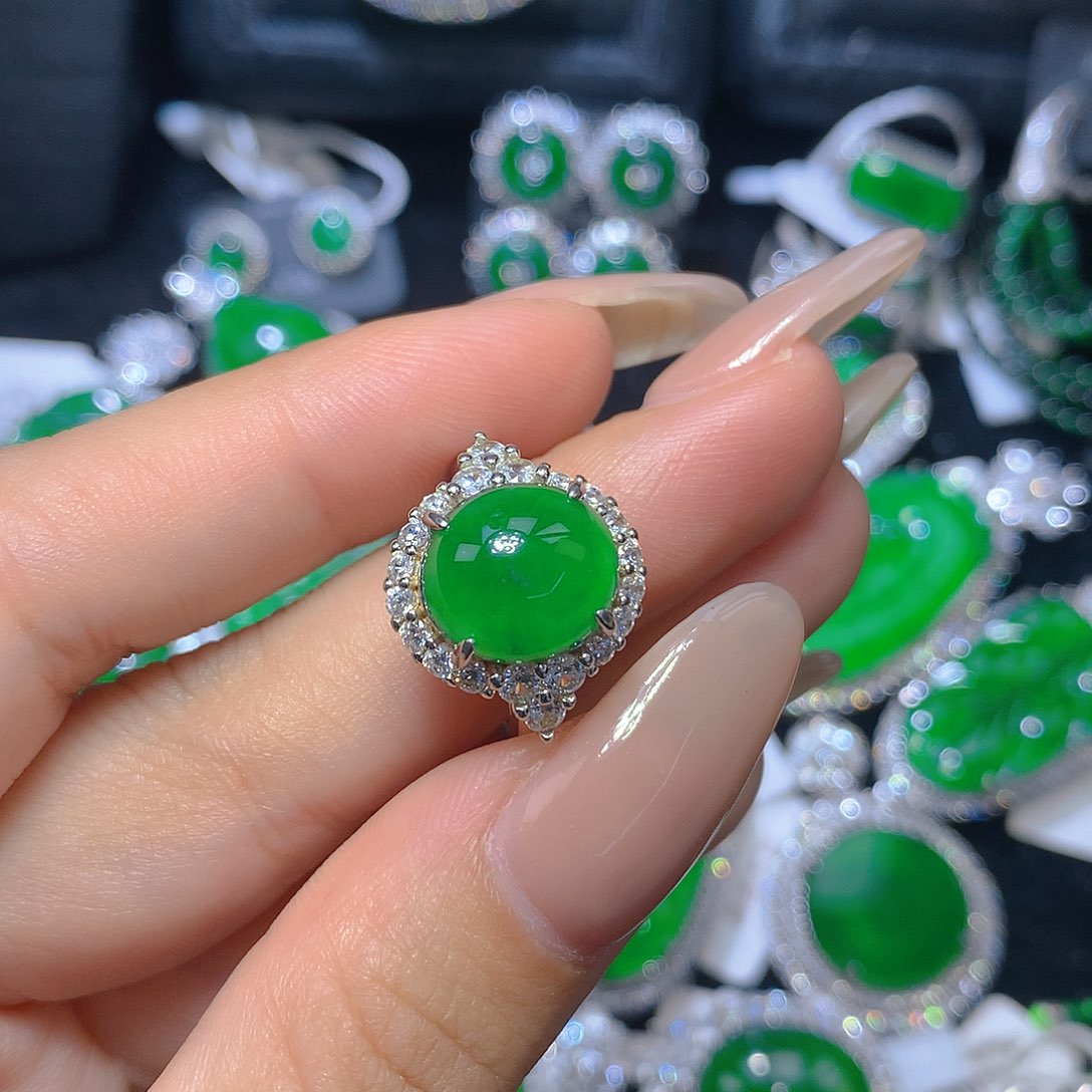 翡翠颈饰银S925镶嵌翡翠