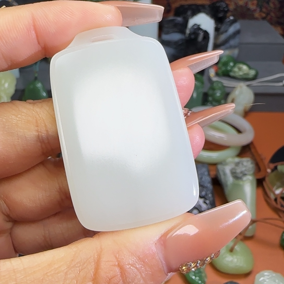 和田玉颈饰未镶嵌顾*人