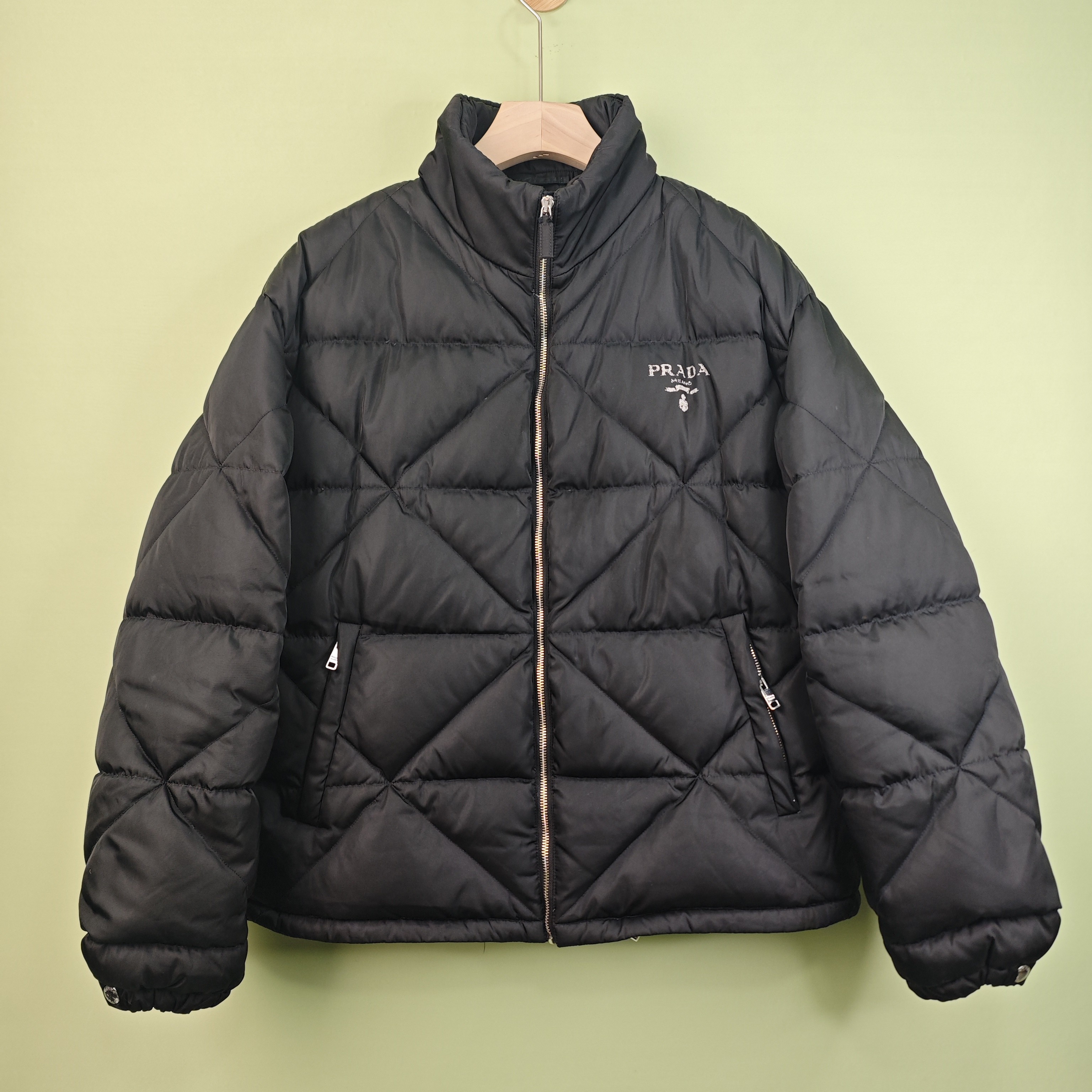 99新 Prada/普拉达 黑色再生尼龙印花鹅绒羽绒服/L/工价27900