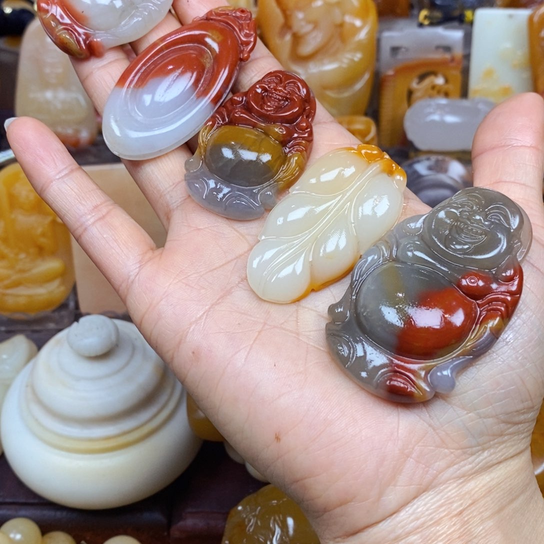 石英质玉颈饰未镶嵌