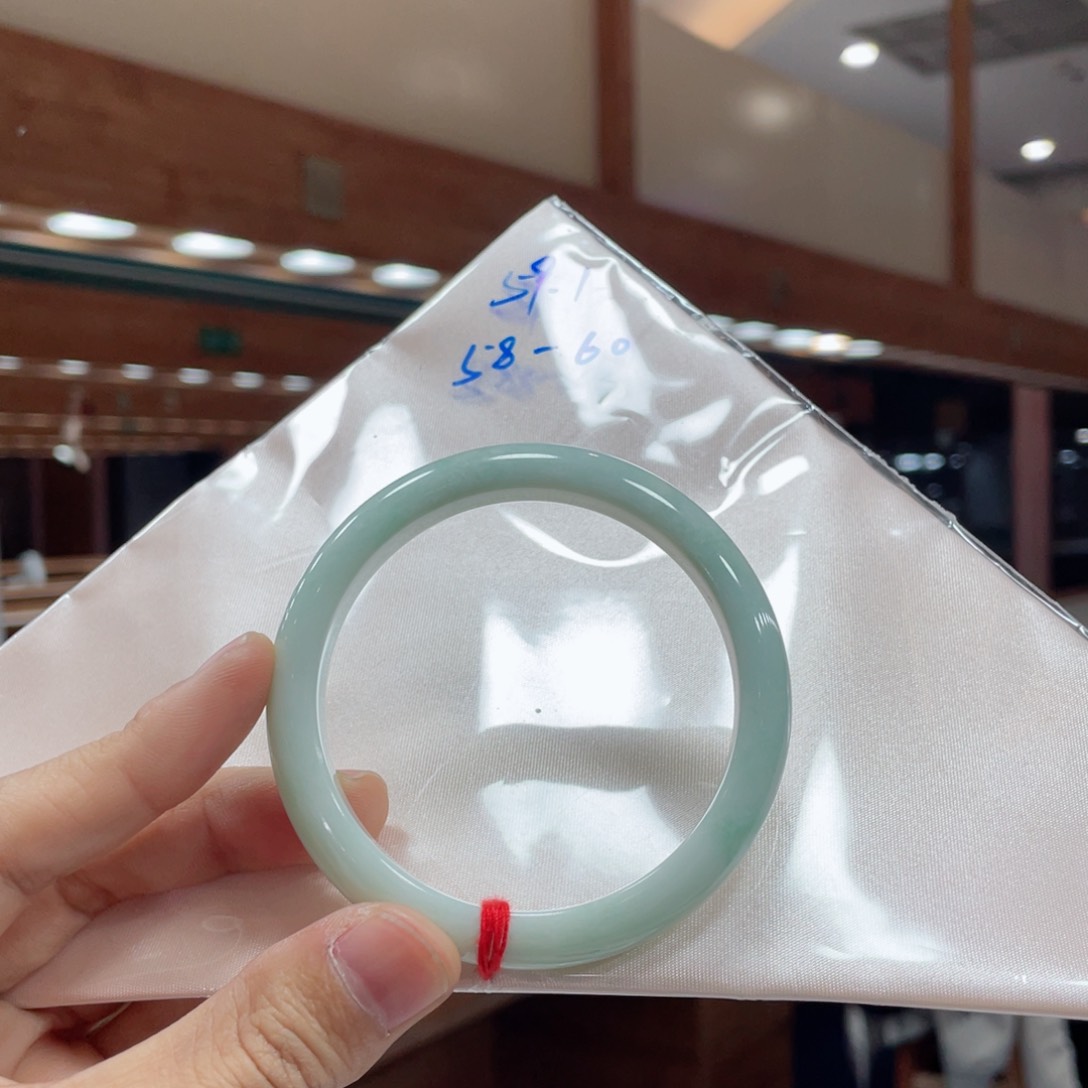 翡翠手镯未镶嵌买断