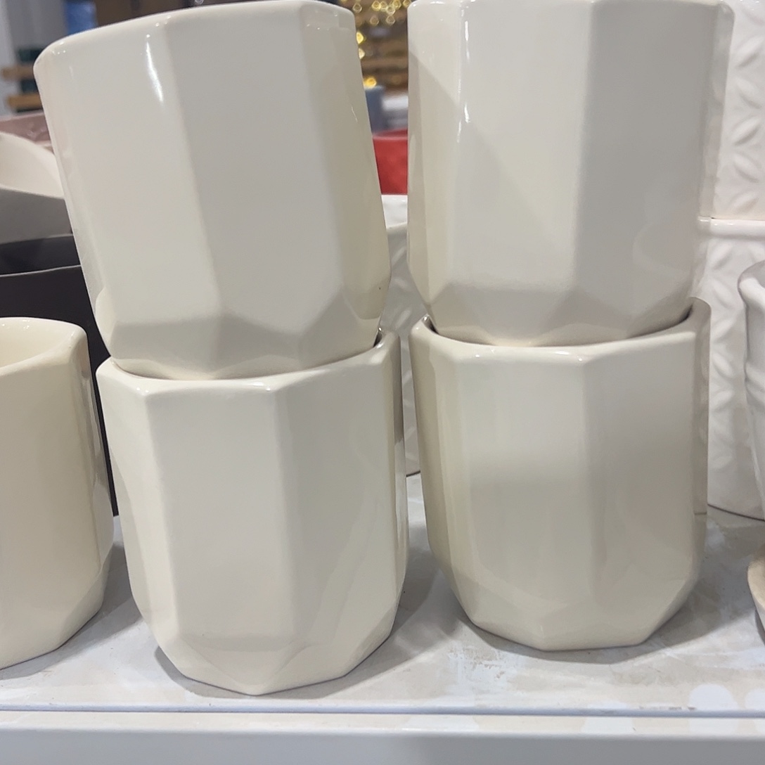 有孔陶瓷花盆，满10米包邮发货