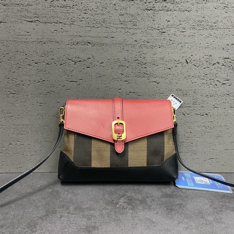 95新 BURBERRY/博柏利 /KIKI/单肩包/14182635