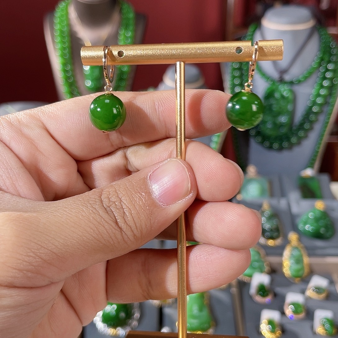 和田玉（碧玉）未镶嵌颈饰