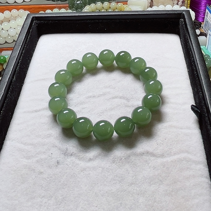 和田玉手串未镶嵌黄**v